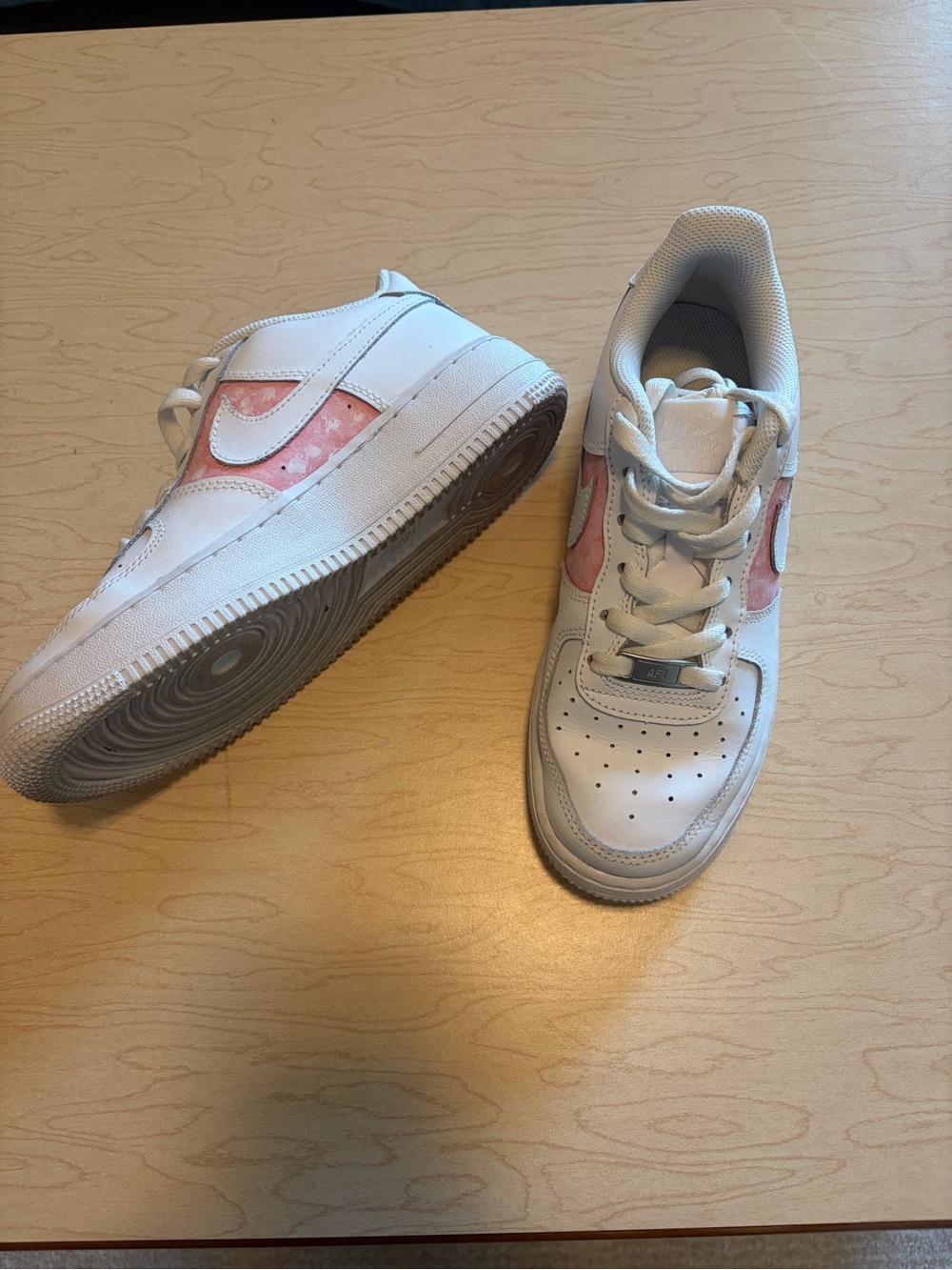 Nike Women’s White and Pink Low-Top Sneakers